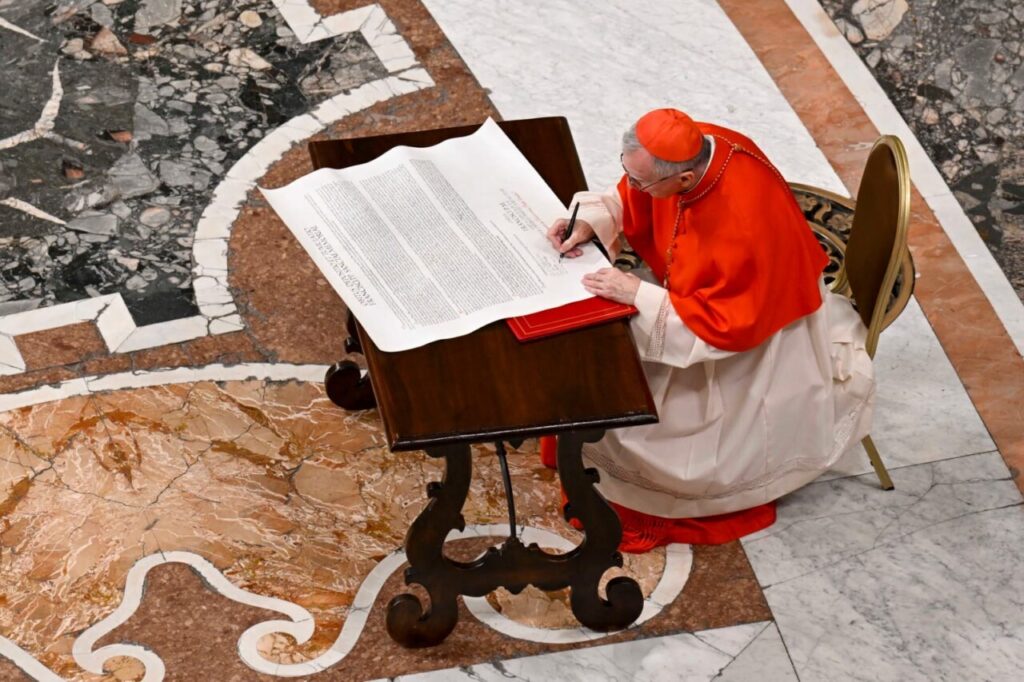 Em rito privado, caixão do Papa Francisco é fechado - Jornal O São Paulo