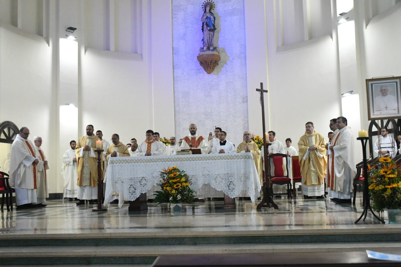 Arquivo Metropolitano e Faculdades de Teologia e de Direito Canônico realizam missa em sufrágio do Papa - Jornal O São Paulo