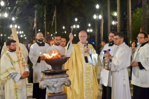 Vigília Pascal: a ressurreição de Cristo renova a vida e a esperança - Jornal O São Paulo