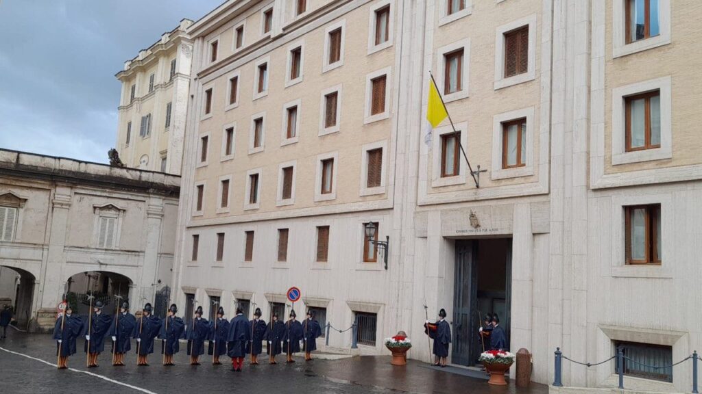 Papa continua os tratamentos na Santa Marta, voz e mobilidade melhoram - Jornal O São Paulo