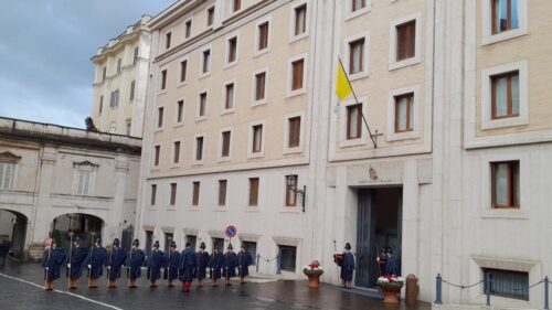 Papa continua os tratamentos na Santa Marta, voz e mobilidade melhoram - Jornal O São Paulo