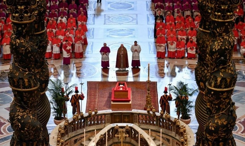 Começa o funeral do Papa Francisco - Jornal O São Paulo