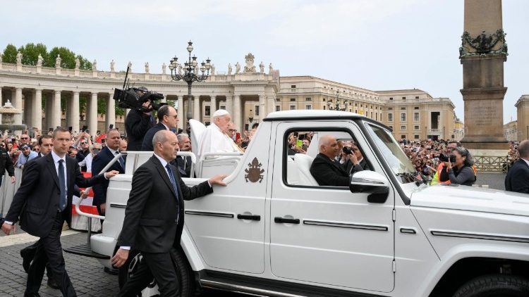 Francisco na Páscoa da Ressurreição do Senhor: ‘O amor venceu o ódio. A luz venceu as trevas’ - Jornal O São Paulo