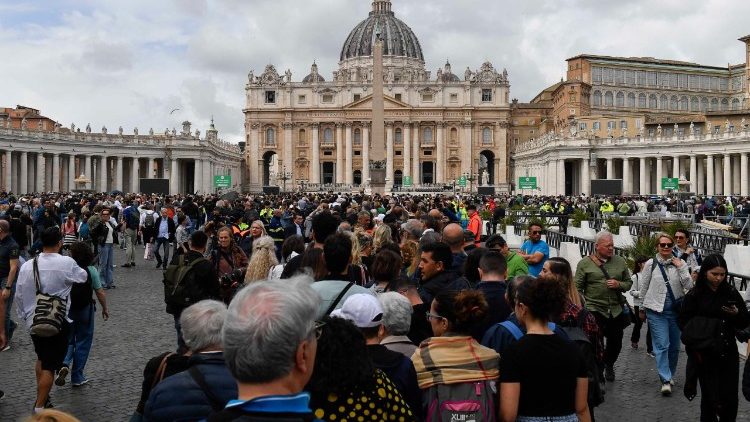 Cardeal Scherer relata clima de fé e oração em Roma na despedida do Papa Francisco - Jornal O São Paulo
