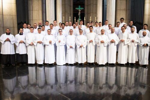Em peregrinação jubilar, 12 seminaristas receberão os ministérios de leitor e acólito - Jornal O São Paulo
