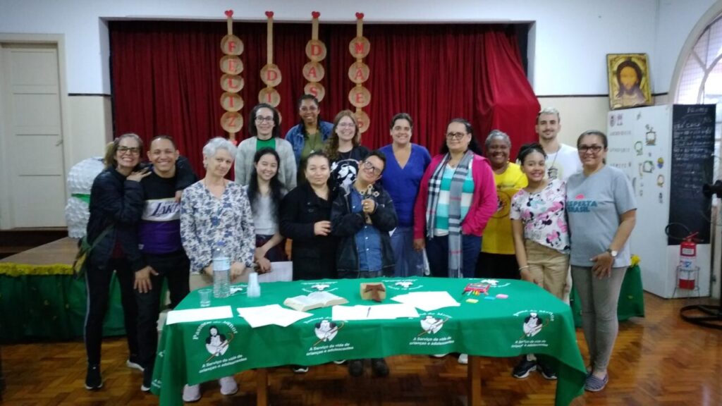 Crismas e iniciativas de colégio católico e das pastorais do Menor e Familiar são destaques na Sé - Jornal O São Paulo