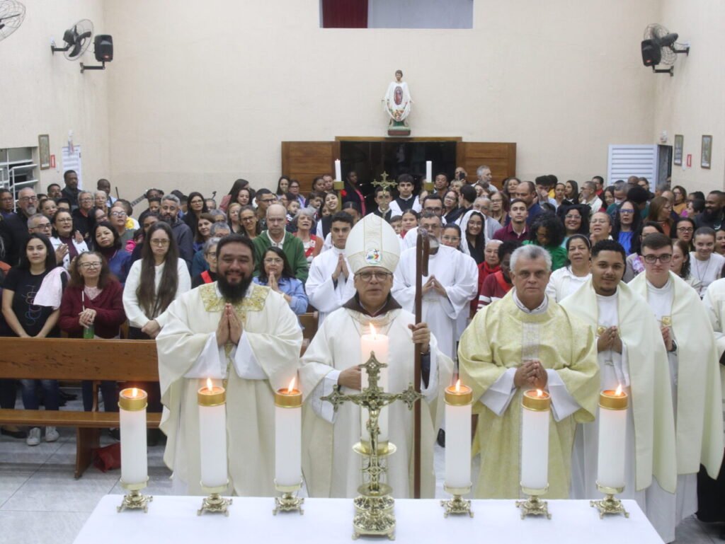 Dom Carlos Silva realiza visita pastoral à Paróquia Cristo Libertador - Jornal O São Paulo