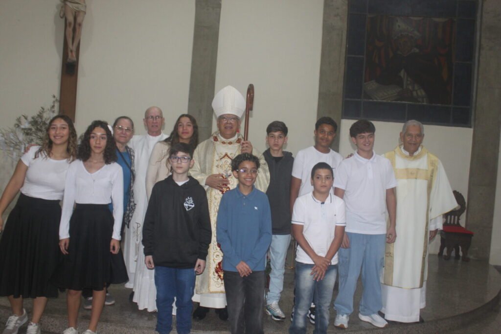 Reuniões formativas e missas com Crismas e de 1ª Comunhão mobilizam fiéis na Região Lapa - Jornal O São Paulo