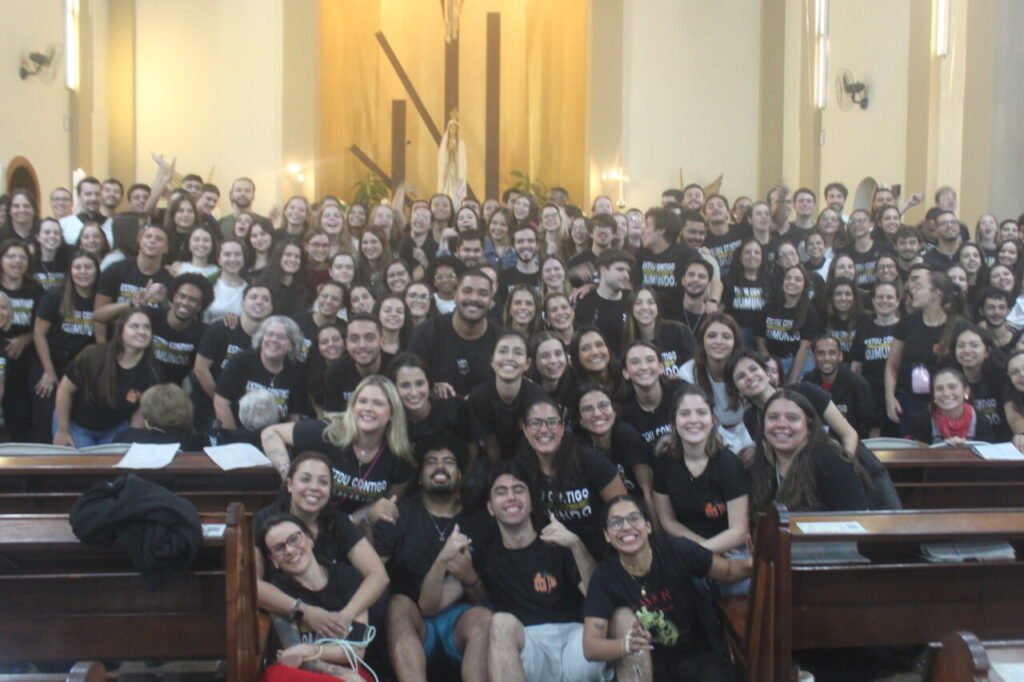 Reuniões formativas e missas com Crismas e de 1ª Comunhão mobilizam fiéis na Região Lapa - Jornal O São Paulo