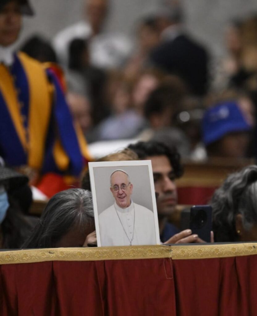 Realizada a última missa dos novendiais em sufrágio do Papa Francisco - Jornal O São Paulo