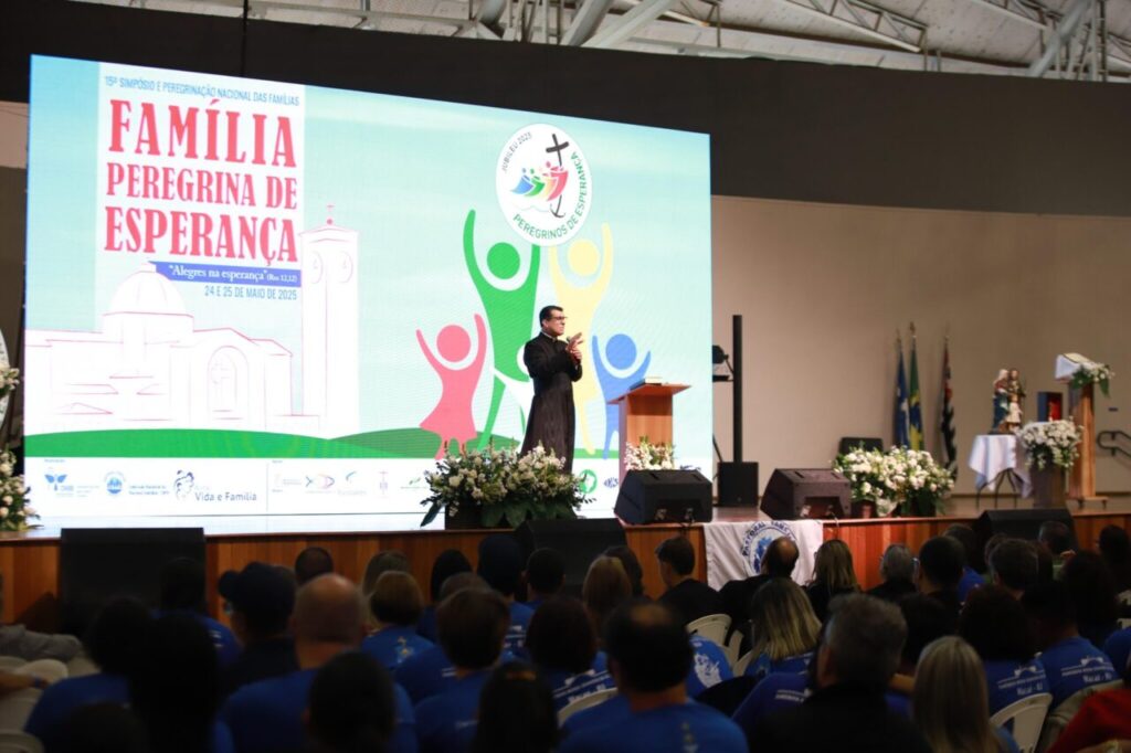 Em Aparecida (SP), 5 mil pessoas participam do 15º Simpósio Nacional das Famílias, em consonância com o Ano Jubilar - Jornal O São Paulo