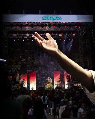 10 mil pessoas lotam o Ibirapuera no ‘Canção Nova Abraça São Paulo’