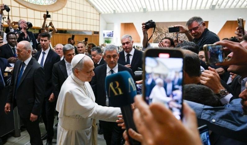 Papa Leão XIV agradece aos jornalistas pelo “serviço à verdade”