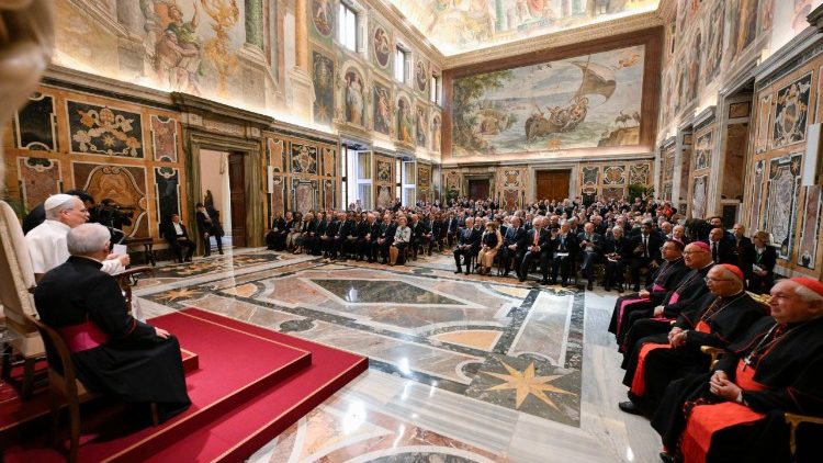 ‘Recomendo-vos dar a palavra aos pobres’, diz Leão XIV em reflexão sobre a Doutrina Social da Igreja - Jornal O São Paulo