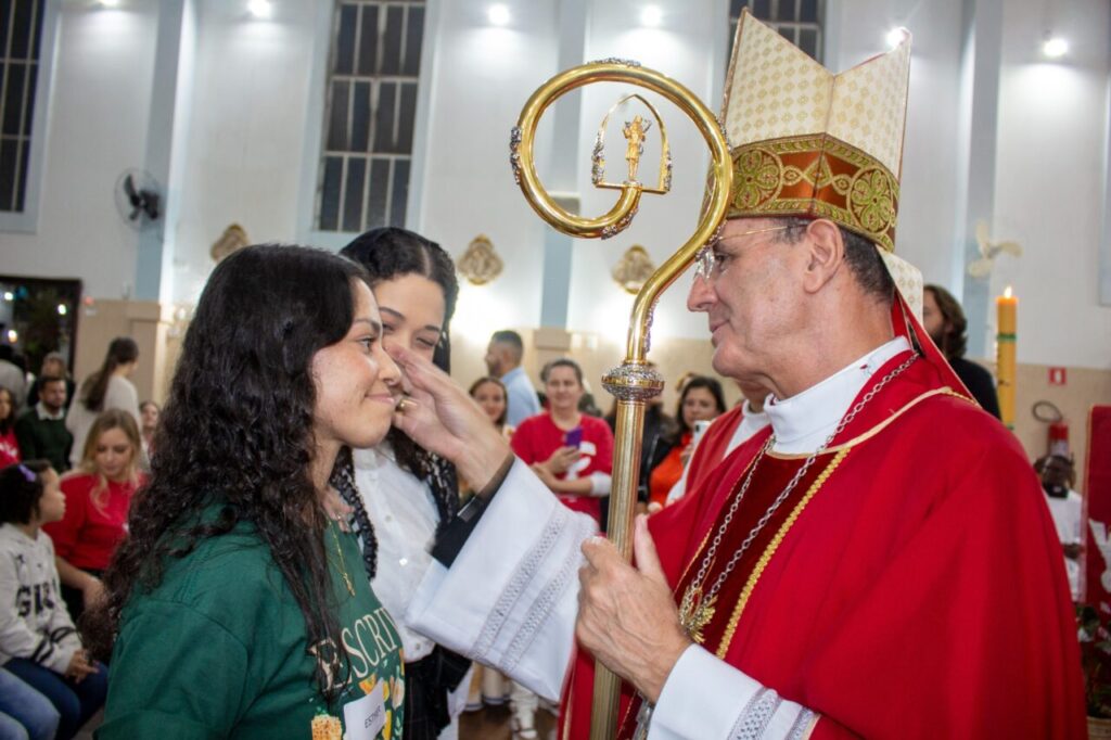 Crismandos de 3 paróquias da Região Ipiranga recebem o sacramento da Confirmação - Jornal O São Paulo