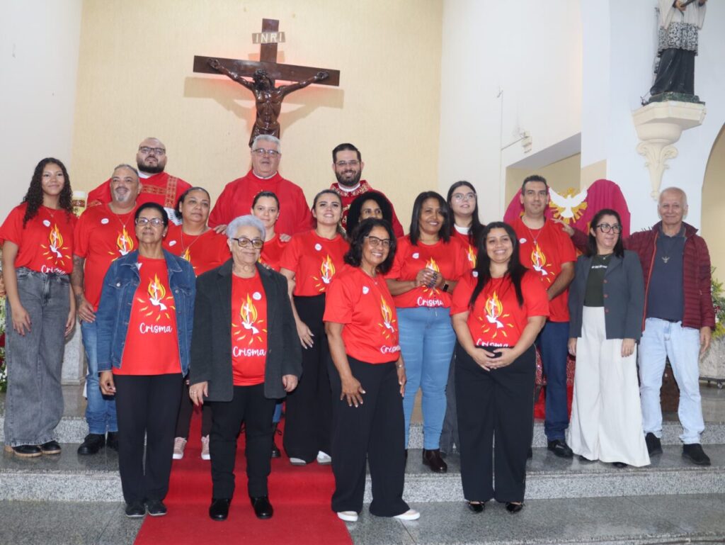 Jovens e adultos recebem o sacramento da Crisma na Região Santana - Jornal O São Paulo