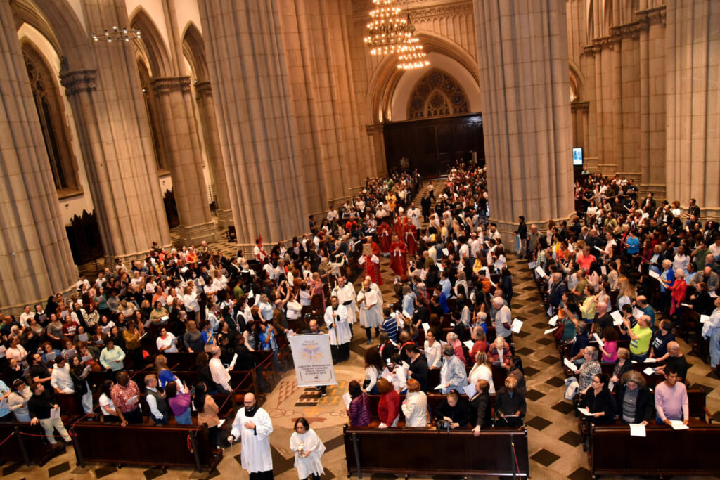 ‘Que o Espírito Santo nos ajude a ser uma Igreja viva, dinâmica e missionária’ - Jornal O São Paulo