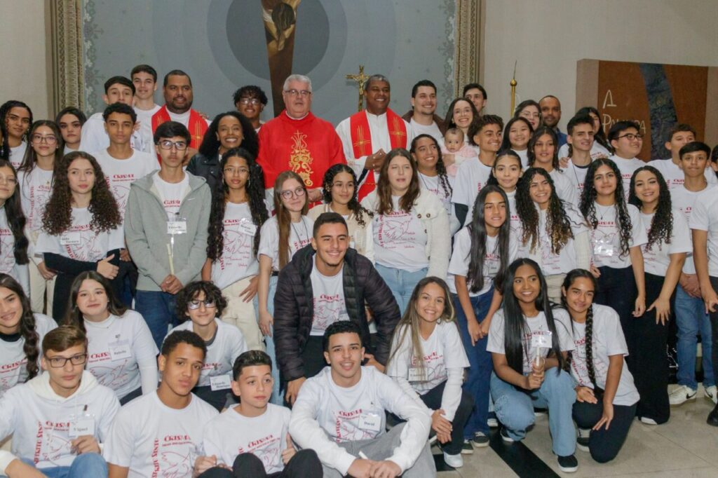 Mais de 160 jovens e adultos são crismados em paróquias na Região Santana - Jornal O São Paulo