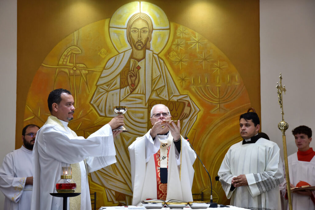 Com a bênção de Dom Odilo, ressoa o sino da Paróquia Nossa Senhora Mãe de Deus - Jornal O São Paulo