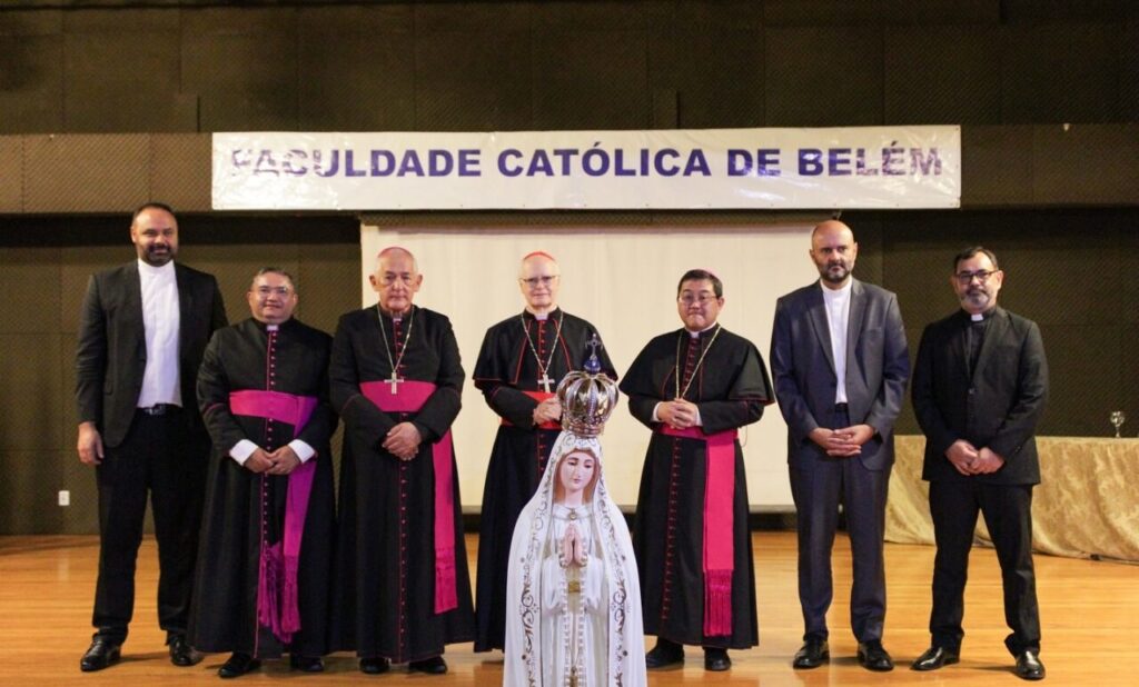 Cardeal Scherer participa de ato acadêmico na Faculdade Católica de Belém (PA) - Jornal O São Paulo