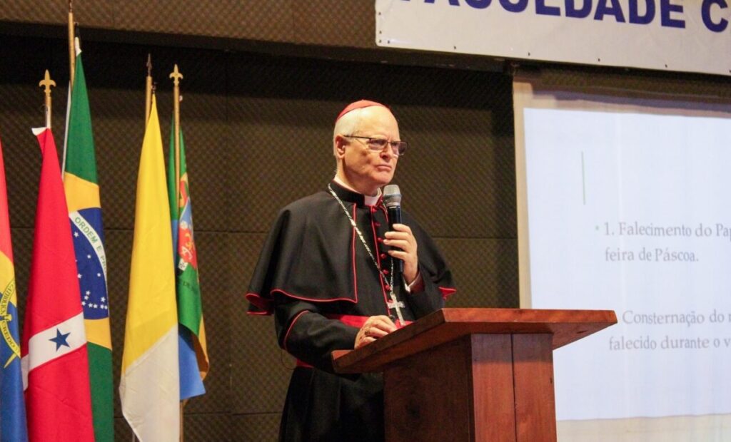 Cardeal Scherer participa de ato acadêmico na Faculdade Católica de Belém (PA) - Jornal O São Paulo