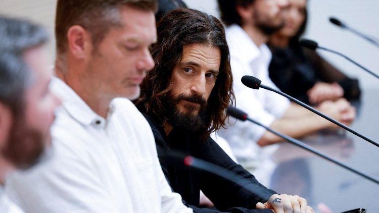 Elenco da série ‘The Chosen’ apresenta novas temporadas no Vaticano - Jornal O São Paulo