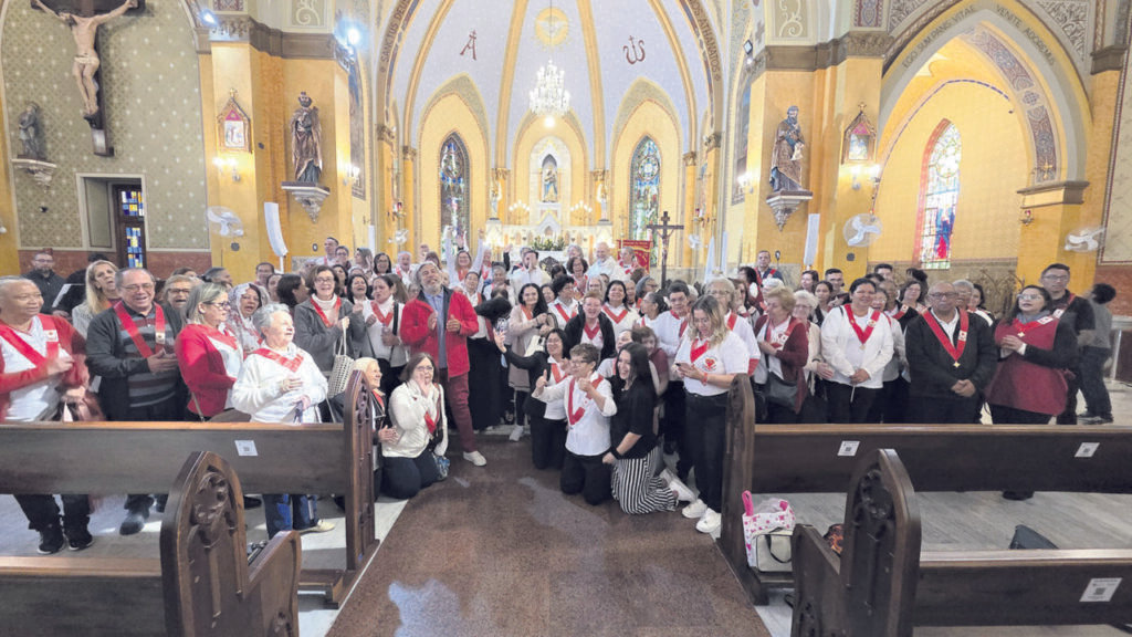 Fiéis participam de celebrações de padroeiros e missas com Crismas na Lapa - Jornal O São Paulo