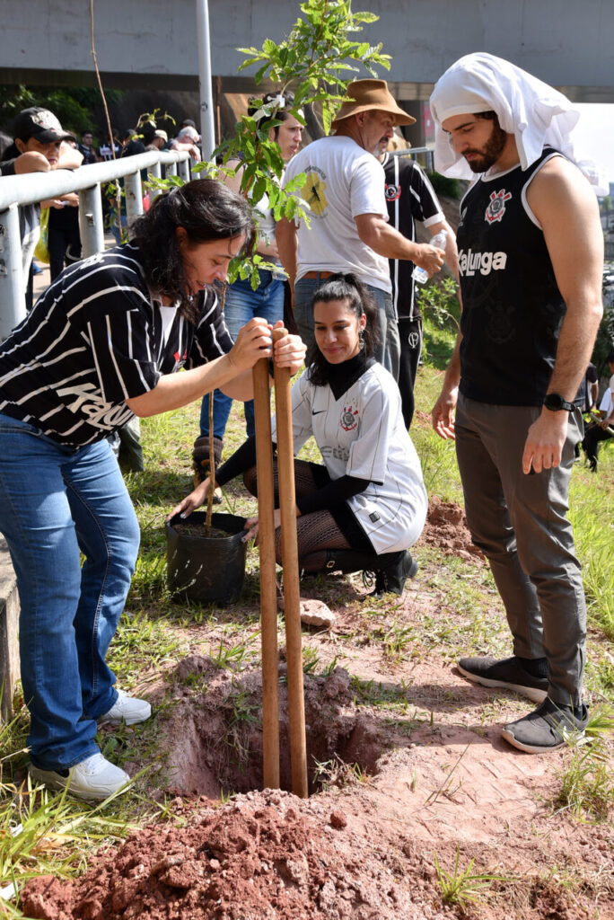 ‘Corredor Ecológico Corinthiano’: o amor em ‘preto e branco’ entra em campo em prol do meio ambiente - Jornal O São Paulo