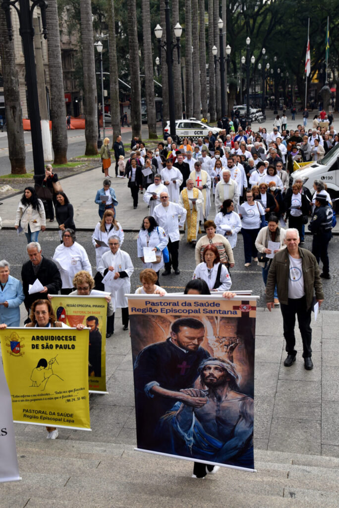 Agentes da Pastoral da Saúde peregrinam para reanimar a esperança e transmiti-la aos enfermos  - Jornal O São Paulo