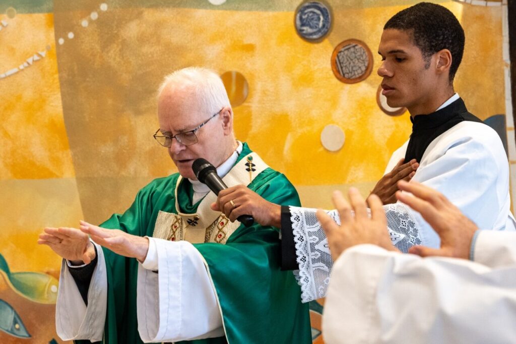 Dom Odilo preside missa pelos 50 anos da Paróquia Nossa Senhora Aparecida dos Ferroviários - Jornal O São Paulo