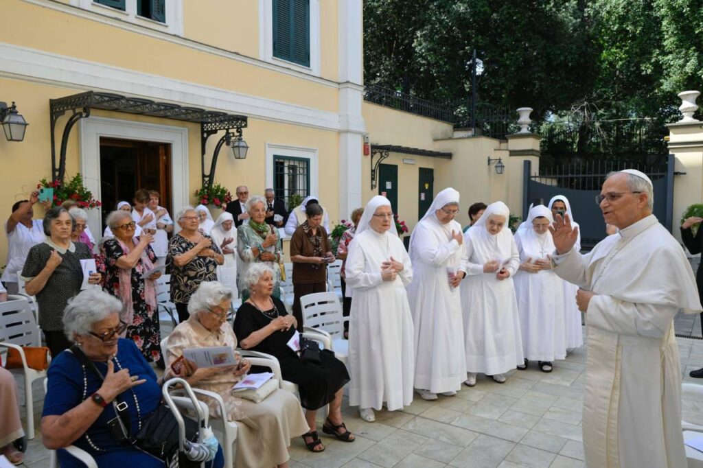 ‘Vocês são sinais de esperança’, diz Papa a idosas em Castel Gandolfo - Jornal O São Paulo