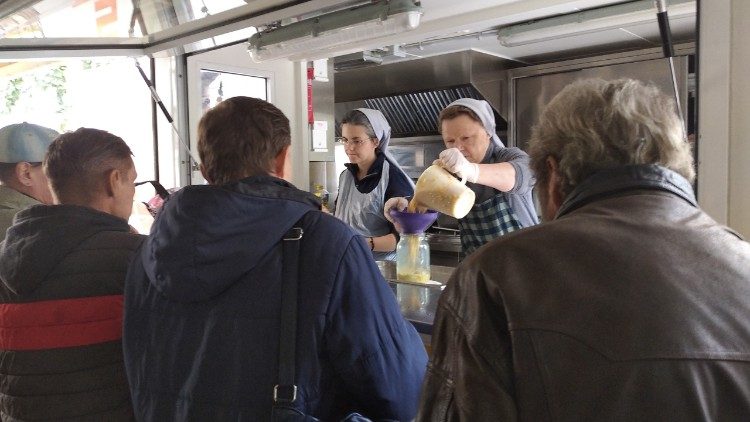 Ucrânia: religiosas levam paz e alegria em meio ao sofrimento e a incertezas - Jornal O São Paulo