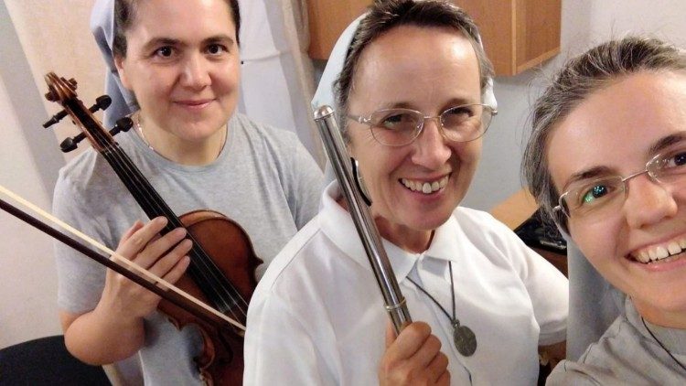 Ucrânia: religiosas levam paz e alegria em meio ao sofrimento e a incertezas - Jornal O São Paulo