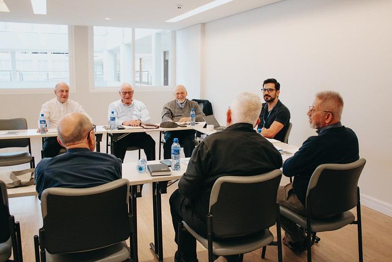 Comissão planeja nova publicação com orientações para a vida e a pastoral dos bispos eméritos do Brasil - Jornal O São Paulo