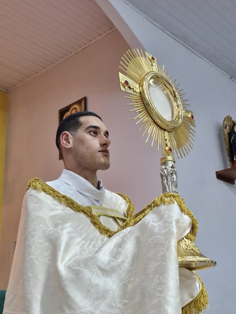 ‘Tem aquecido meu coração e minha vocação observar a fé viva do povo’ - Jornal O São Paulo