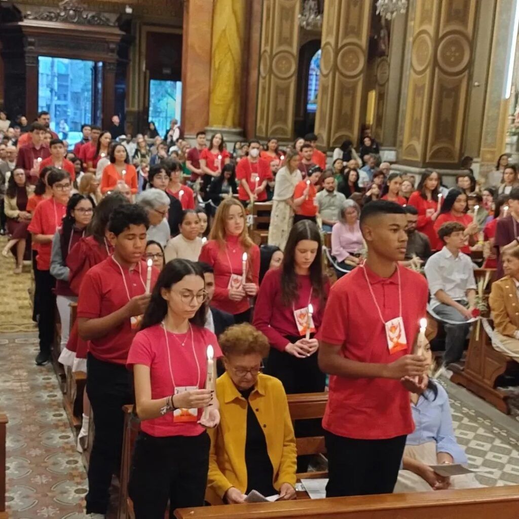 Fiéis lotam missas em festas de padroeiros e crismas na Sé - Jornal O São Paulo