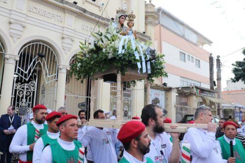 Fiéis lotam missas em festas de padroeiros e crismas na Sé - Jornal O São Paulo