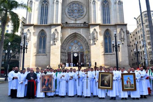 Animados na esperança, seminaristas e vocacionados peregrinam à Catedral da Sé - Jornal O São Paulo