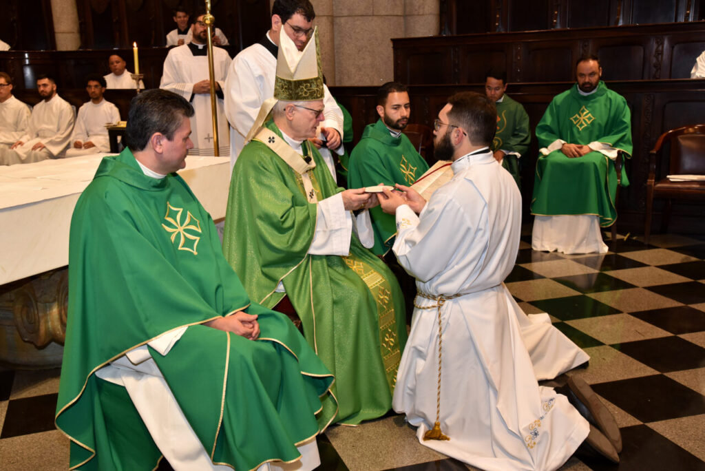 Animados na esperança, seminaristas e vocacionados peregrinam à Catedral da Sé - Jornal O São Paulo