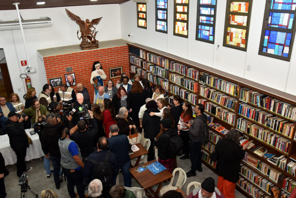 Biblioteca Wilma Lancellotti: espaço de leitura e de mais dignidade às pessoas em situação de rua  - Jornal O São Paulo
