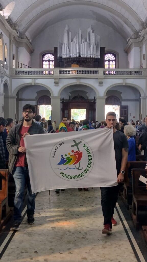 Sé: Setor Juventude realiza peregrinação jubilar - Jornal O São Paulo