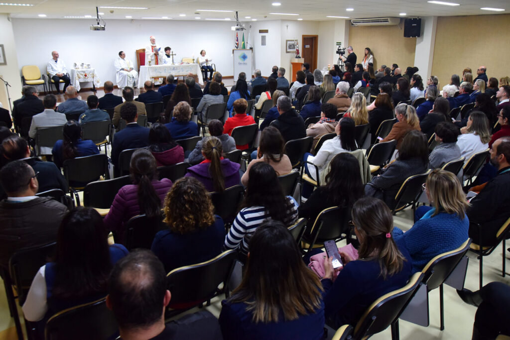 Cardeal Scherer preside missa no centenário do Hospital Cruz Azul  - Jornal O São Paulo