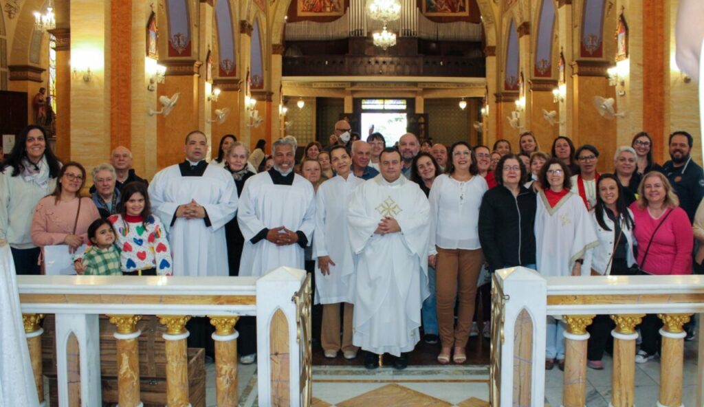 Na Lapa, Dom Edilson conduz formação regional e preside missas com crismas - Jornal O São Paulo