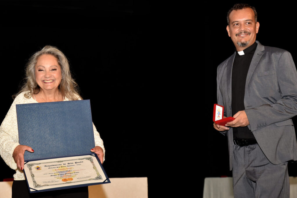 Aos agentes da esperança, a Medalha São Paulo Apóstolo!