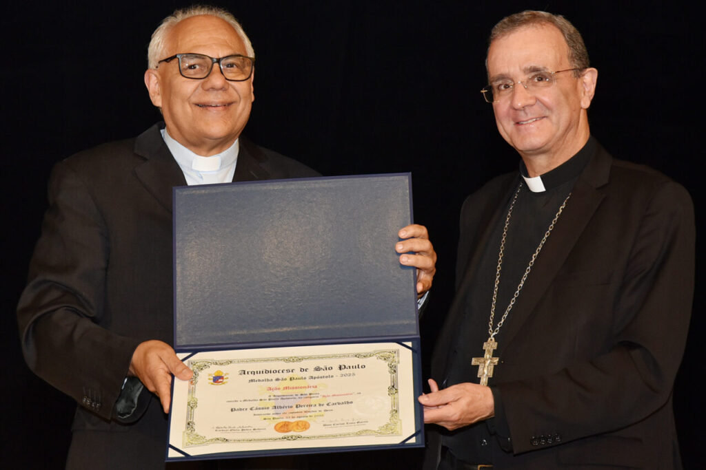 Aos agentes da esperança, a Medalha São Paulo Apóstolo!