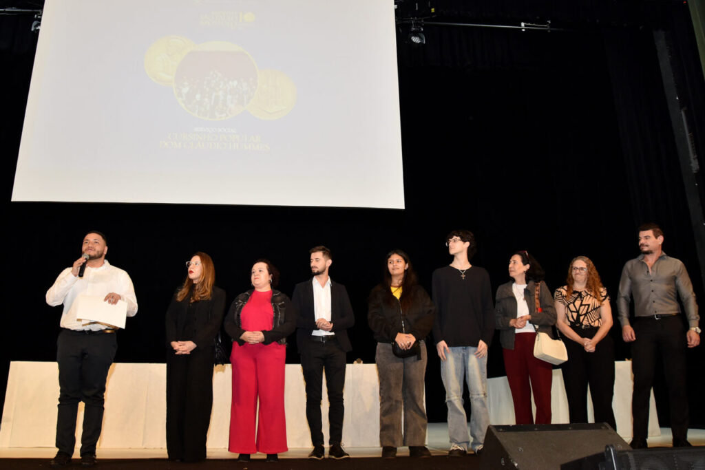 Aos agentes da esperança, a Medalha São Paulo Apóstolo!