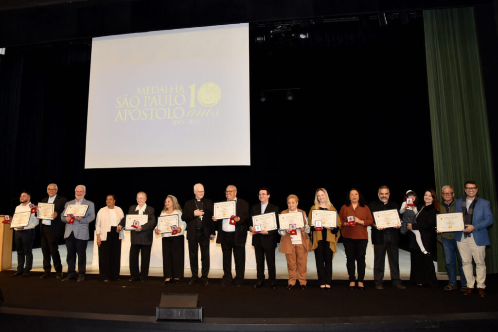 Aos agentes da esperança, a Medalha São Paulo Apóstolo!