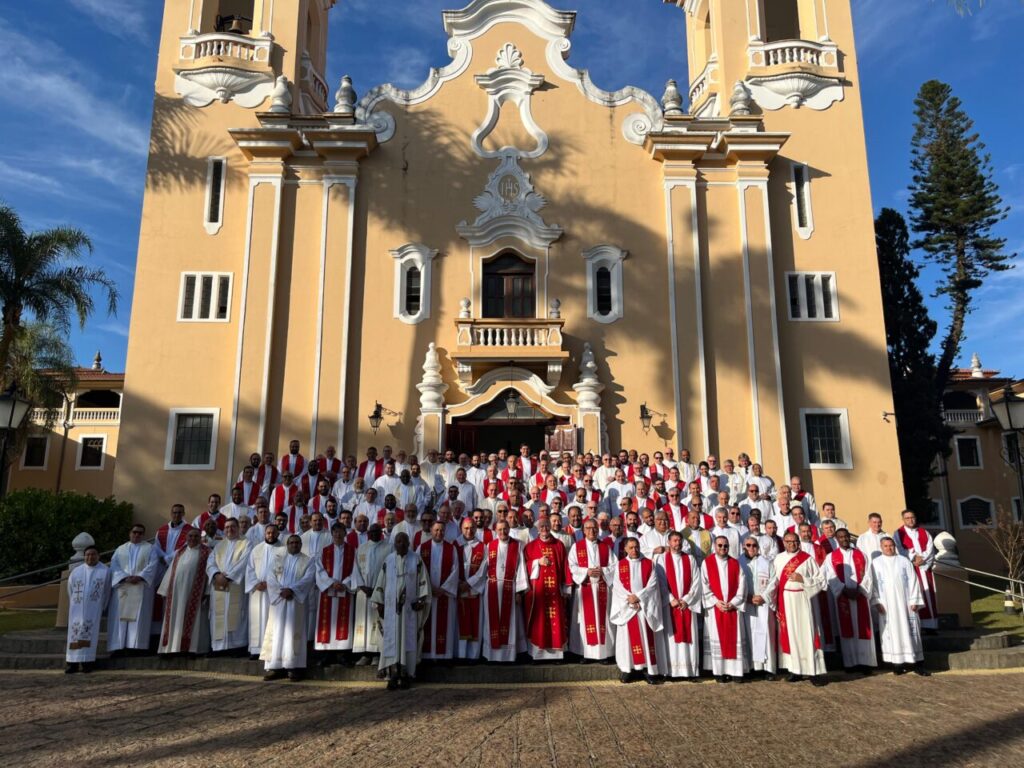Em curso formativo anual, clero arquidiocesano trata da missão do presbítero na Igreja sinodal - Jornal O São Paulo