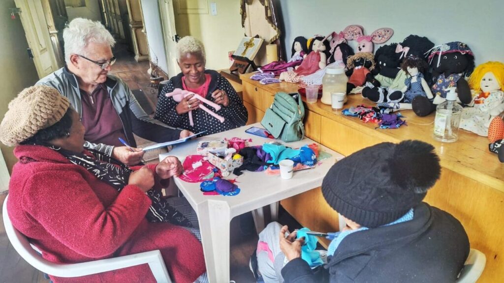 Projeto ‘Resgate: SOS Mulher’ empodera mulheresem situação de risco na Região Sé - Jornal O São Paulo