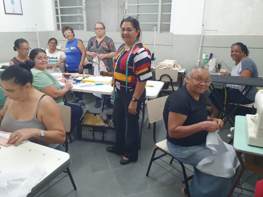 Oficinas de costura e artesanato movimentam paróquia e geram esperança na Lapa - Jornal O São Paulo